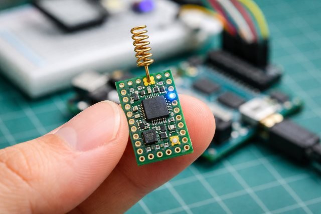 Antennino: The Low-Power Arduino with Built-In Antenna